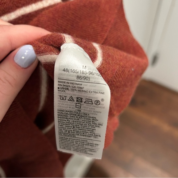 Banana Republic Merino Wool Sweater - Picture 4 of 4